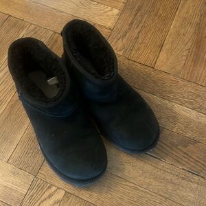 Great condition mini Uggs!